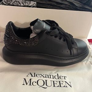 Alexander McQueen black/black sneakers with diamonds